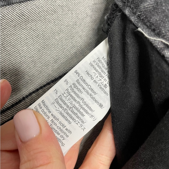 Madewell | The Perfect Vintage Crop Jean in Sumner Wash 25 - Picture 9 of 10